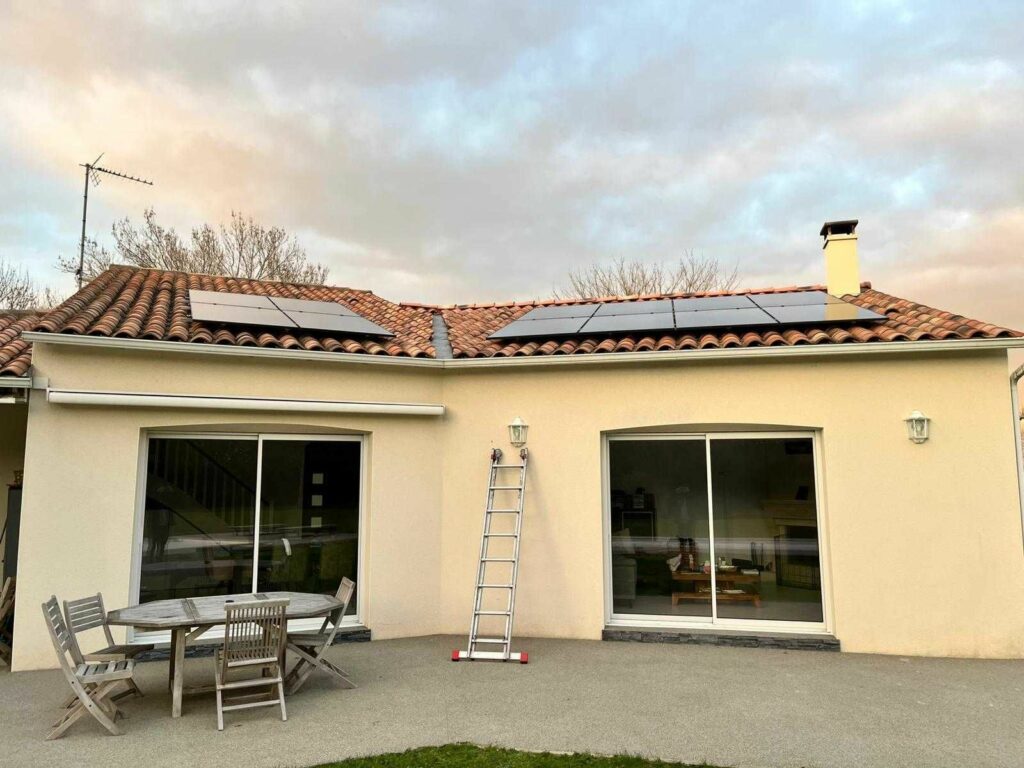 Installation de panneaux photovoltaïques à Saintes (17)
